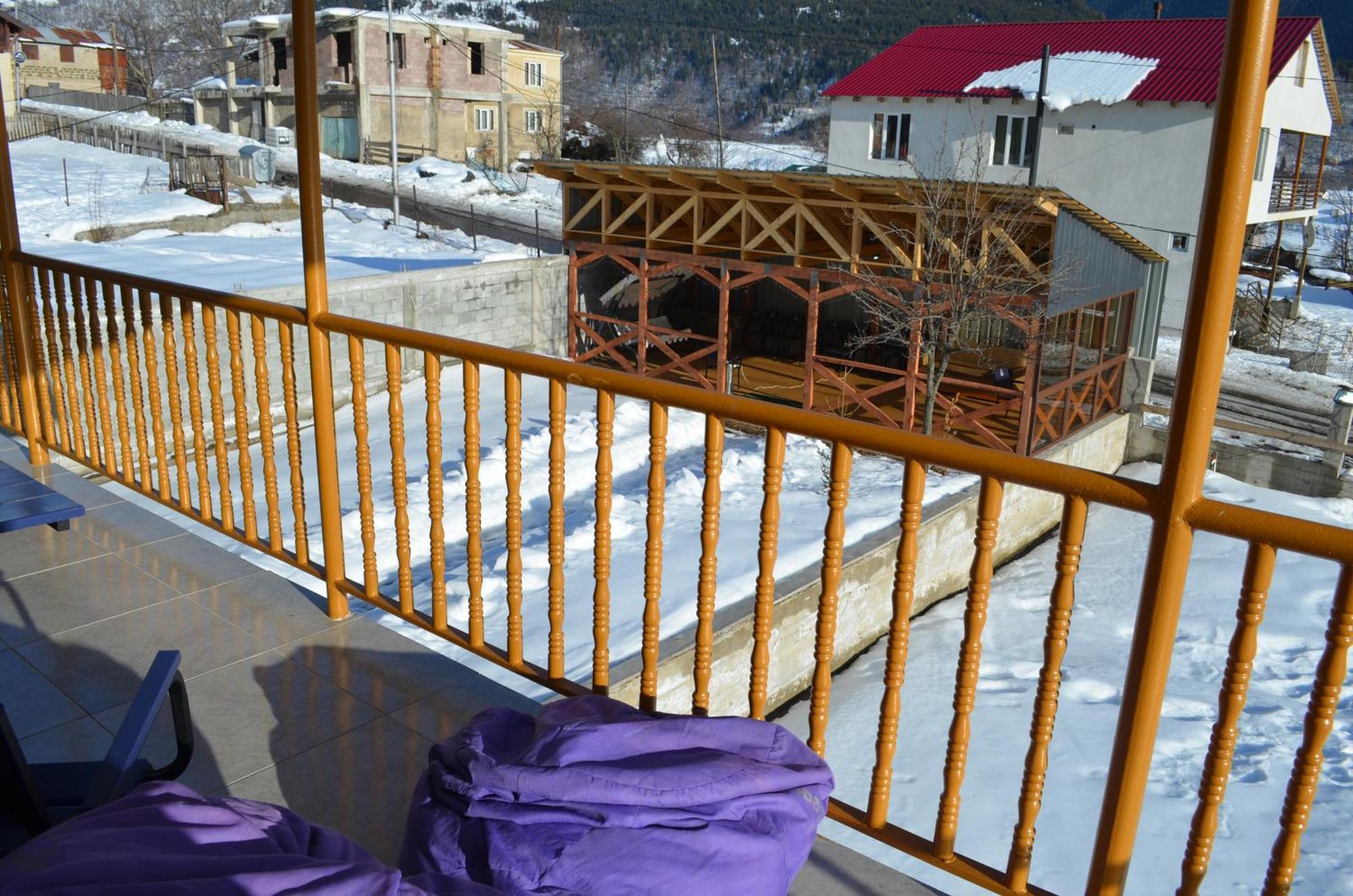 Guesthouse Qarim Mestia Eksteriør bilde