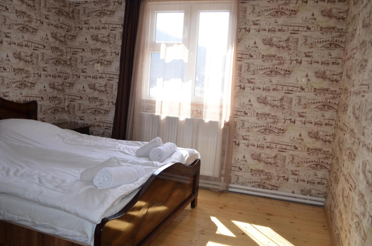 Guesthouse Qarim Mestia Eksteriør bilde