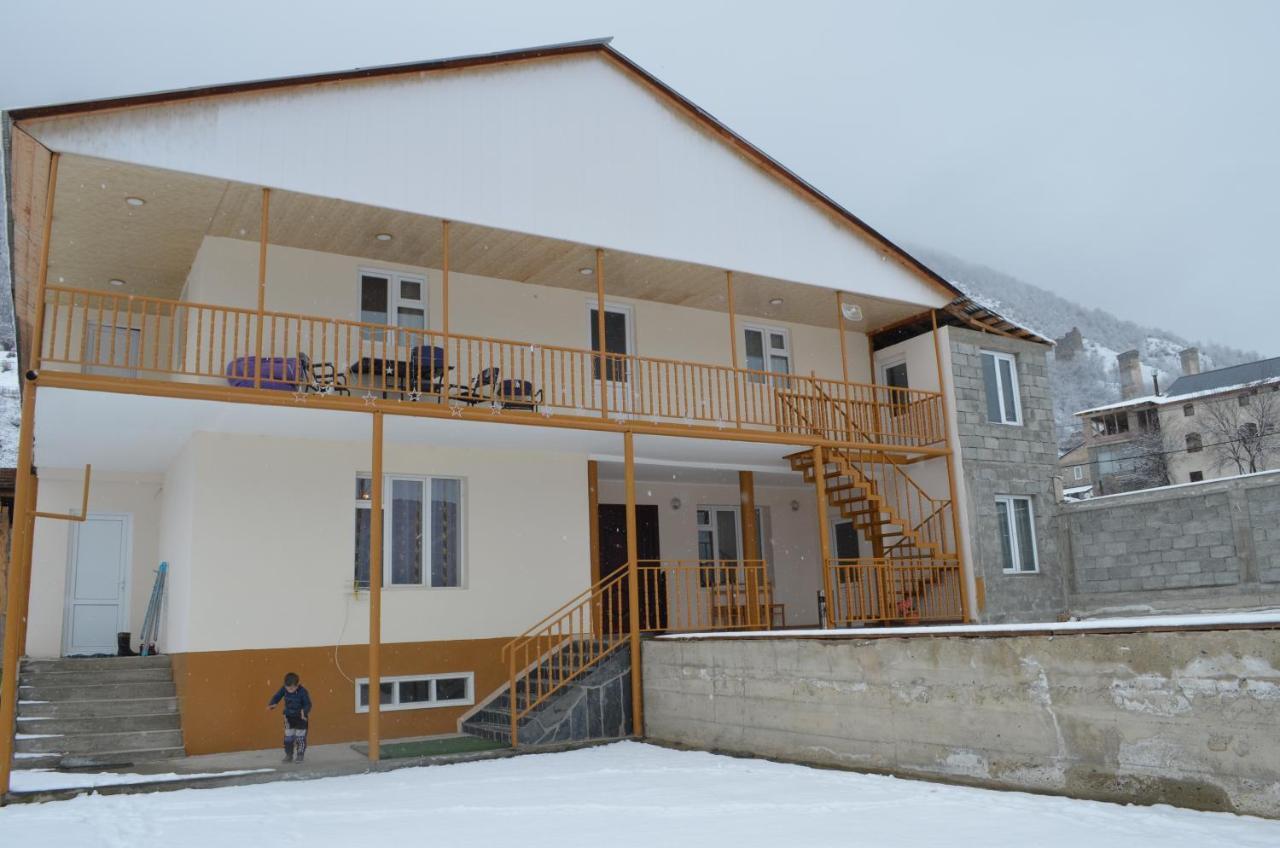 Guesthouse Qarim Mestia Eksteriør bilde