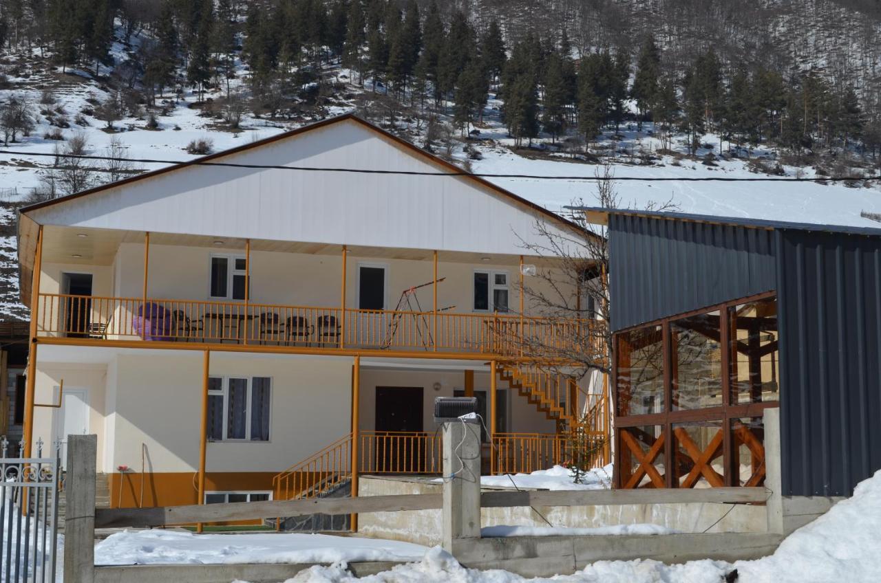 Guesthouse Qarim Mestia Eksteriør bilde