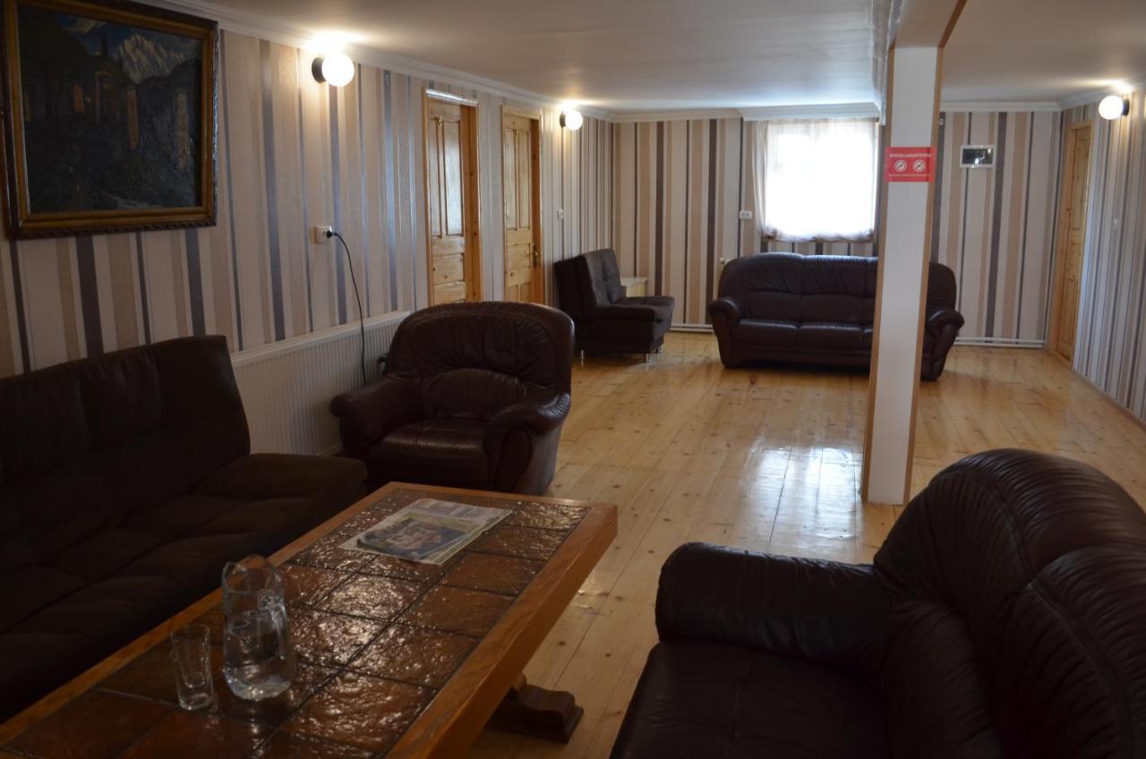 Guesthouse Qarim Mestia Eksteriør bilde