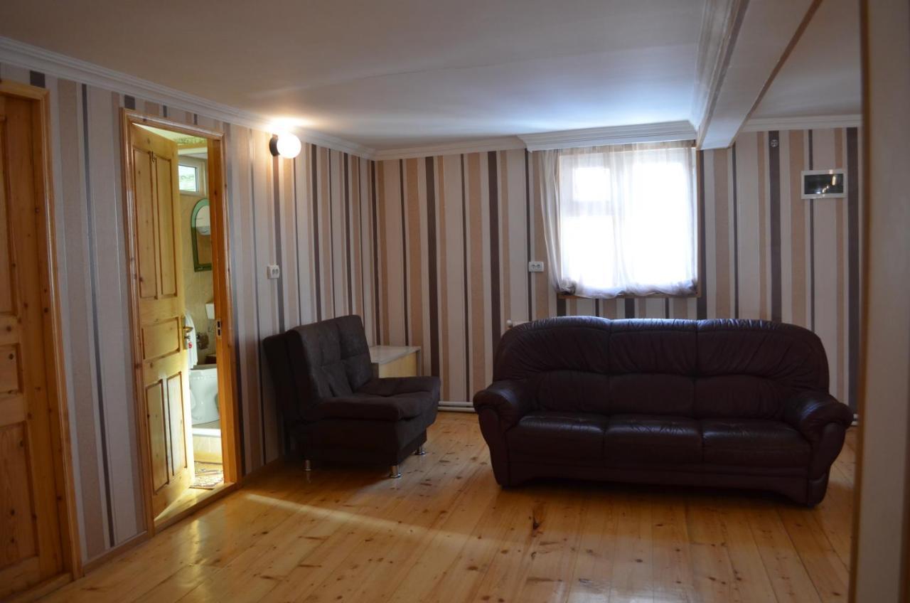 Guesthouse Qarim Mestia Eksteriør bilde